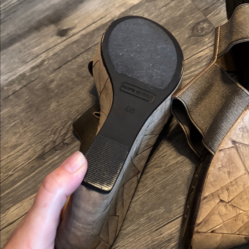 Italian Shoemakers Olive Slide Sandals - Picture 3 of 7